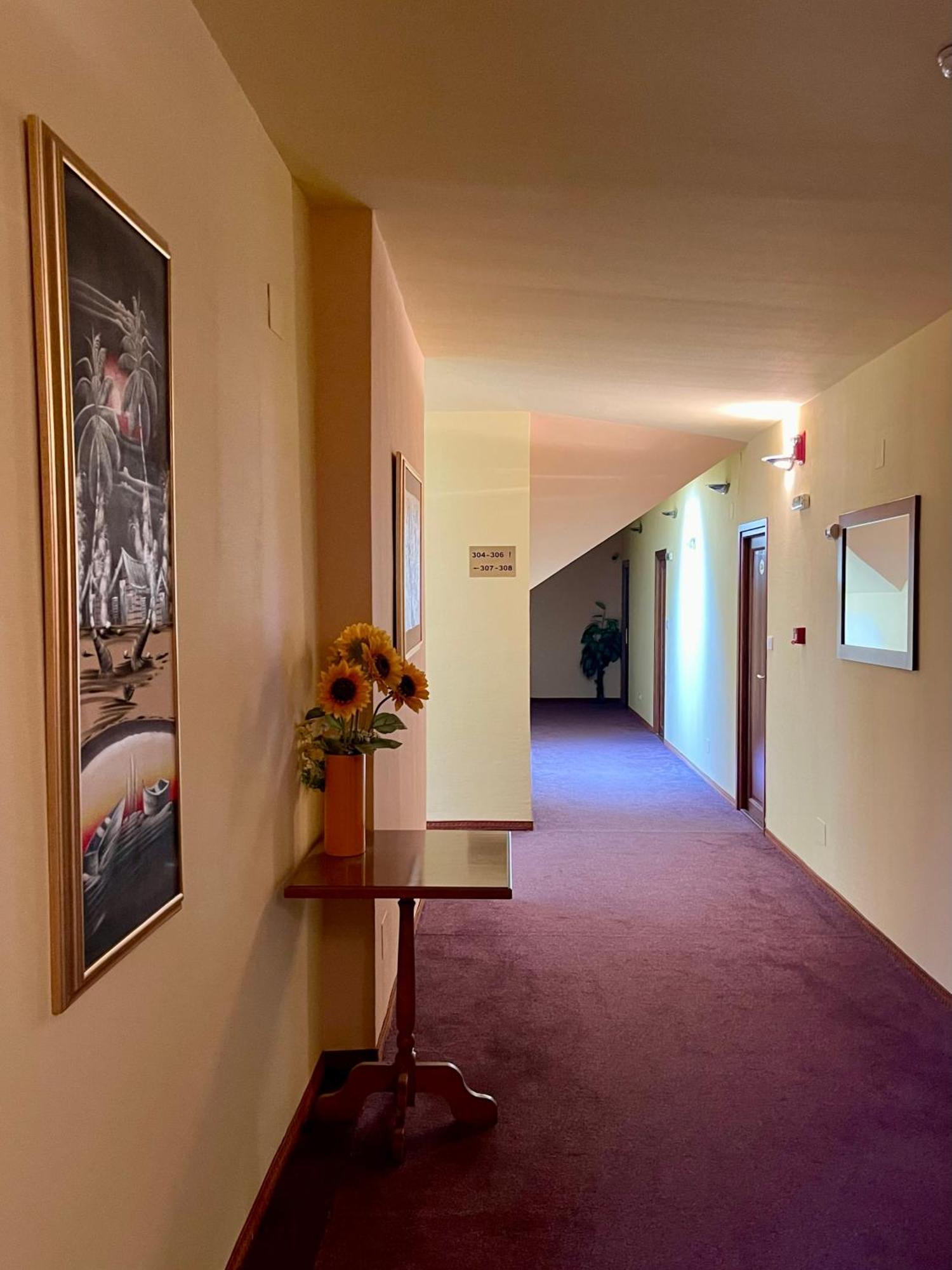 Hotel Lucy Star Kluž Exteriér fotografie
